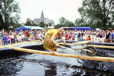 Iconographie - Kermesse - Course à la grenouille