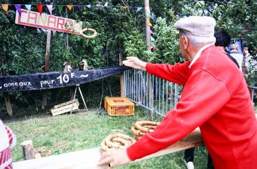 Iconographie - Kermesse - Jeu des anneaux pour couronner un canard