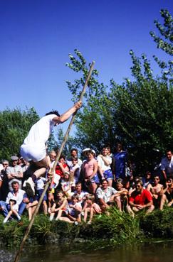 Iconographie - Saut du canal à la ningle aux Olympiades maraîchines