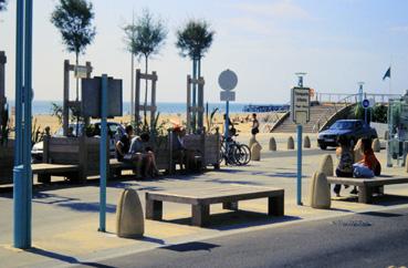 Iconographie - Front de mer, tranche 2 - Bancs publics face à l'avenue de la Mer