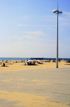 Iconographie - Front de mer, tranche 2 - L'accès à la plage face à l'avenue de la Mer