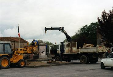 Iconographie - Déconstruction du monument aux Morts