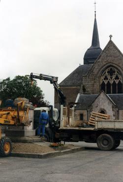 Iconographie - Déconstruction du monument aux Morts