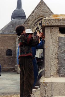 Iconographie - Déconstruction du monument aux Morts