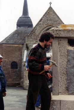 Iconographie - Déconstruction du monument aux Morts