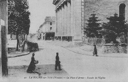 Iconographie - La Place d'Armes. Façade de l'église