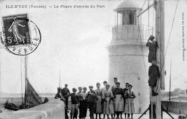 Iconographie - Le phare d'entrée du port