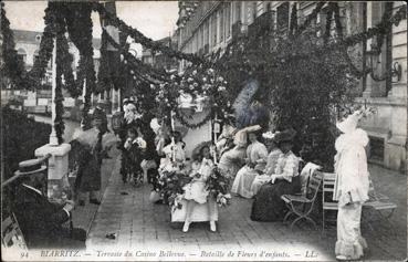 Iconographie - Terrasse du Casino Bellevue - Bataille de fleurs d'enfants