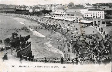 Iconographie - La plage à l'heure du bain