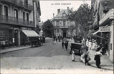 Iconographie - La place de l'Hôtel de Ville