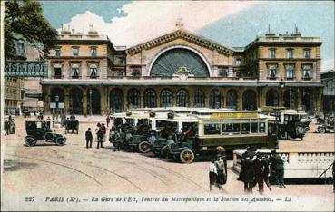 Iconographie - La gare de l'Est, l'entrée du métropolitain et la station des autobus