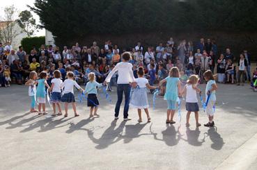 Iconographie - Fête de l'école publique Les Pensées, au Beignon-Basset