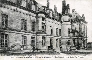 Iconographie - Château de François 1er - Les tourelles et la cour des Femmes