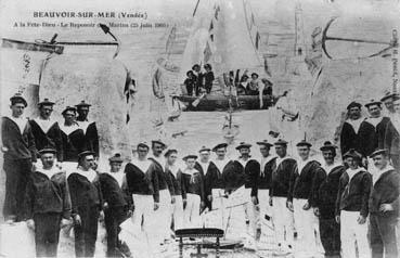 Iconographie - A la Fête-Dieu - Le reposoir des Marins (1905)