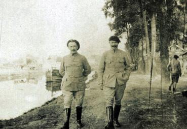 Iconographie - Chasseurs alpins sur une berge