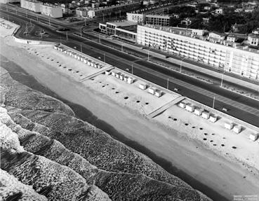 Iconographie - Le front de mer et le palais des Congrès