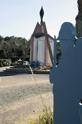 Iconographie - Le monument aux Morts au cimetière