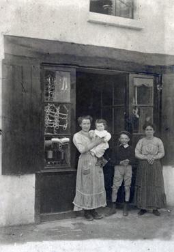 Iconographie - Bourellerie Louis Brondy, rue du Château