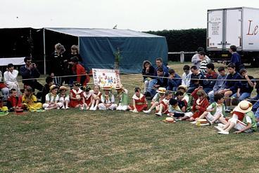 Iconographie - Fête des écoles en juillet