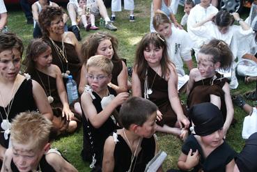 Iconographie - Kermesse - Les hommes des cavernes