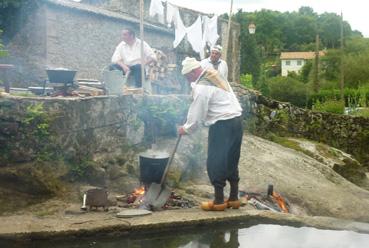 Iconographie - Marché du terroir et de l'artisanat d'art - Bouilliture du linge