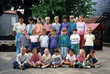 Iconographie - Toute l'école Sainte-Marie - Institutrices Liliane Lefort et Chantal Rapin