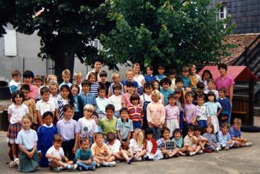 Iconographie - Toute l'école Sainte-Marie - Institutrices Liliane Lefort et Catherine Massé