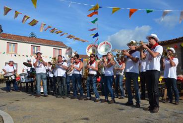 Iconographie - Fête du village