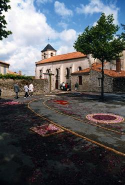 Iconographie - Fête-Dieu - Près de l'église