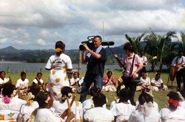 Iconographie - Daniel Voyé en reportage à Mayotte pour TF1