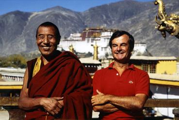 Iconographie - Claude Béziau grand reporter avec le Dalaï Lama au Tibet