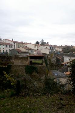 Iconographie - Le bourg vu des remparts