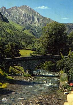 Iconographie - Vieux pont sur le gave d'Azun et le Pic du Midi