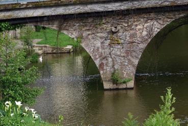 Iconographie - Le pont sur la Sèvre Nantaise