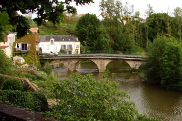 Iconographie - Le pont sur la Sèvre Nantaise