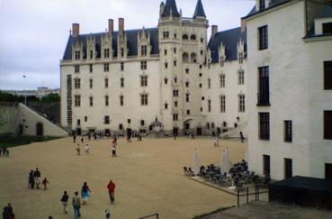 Iconographie - Cour du château d'Anne de Bretagne