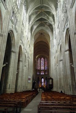 Iconographie - La nef centrale de la cathédrale Saint Gatien