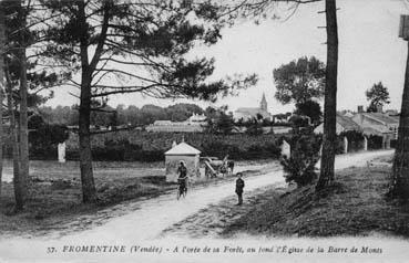 Iconographie - A l'orée de la forêt, au fond l'église de la Barre-de-Monts