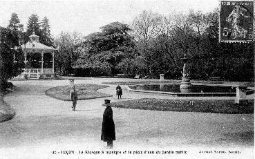 Iconographie - Le kiosque à Musique et la pièce d'eau