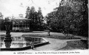 Iconographie - La Pièce d'eau et le Kiosque à musique du jardin public