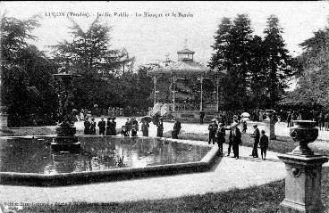 Iconographie - Jardin Public - Le Kiosque et le Bassin