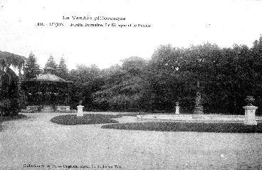 Iconographie - Jardin Dumaine - Le Kiosque et le Bassin