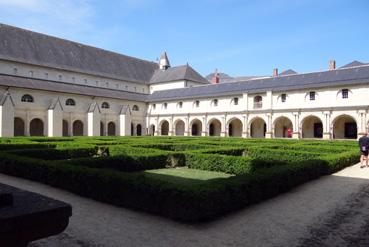 Iconographie - Le cloître de l'abbatiale de Fontevraud