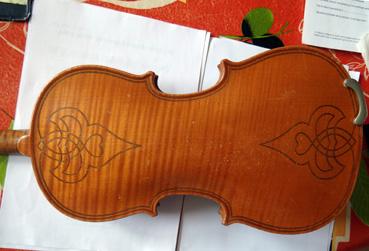 Iconographie - Motifs du violon de Georges Richard