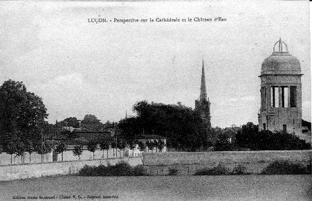 Iconographie - Perspective sur la Cathédrale - Le Château d'Eau