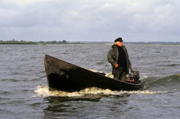 Iconographie - Bernard Richard, dit Tino, pêcheur sur le lac de Grand-Lieu
