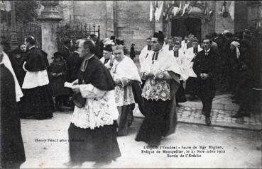 Iconographie - Sacre de Mgr. Mignen - Sortie de l'évêché