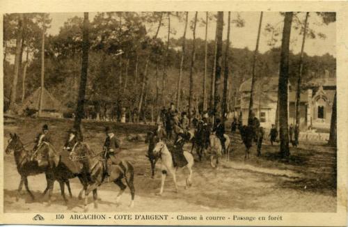 Iconographie - ARCACHON COTE D'ARGENT - Chasse à courre - Passage en forêt