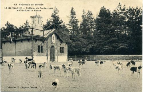 Iconographie - Château de Fonteclose - LA GARNACHE - Le chenil et la meute