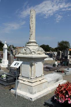 Iconographie - Tombe à la mémoire de Rouhaud Florentin, mort au champ d'Honneur